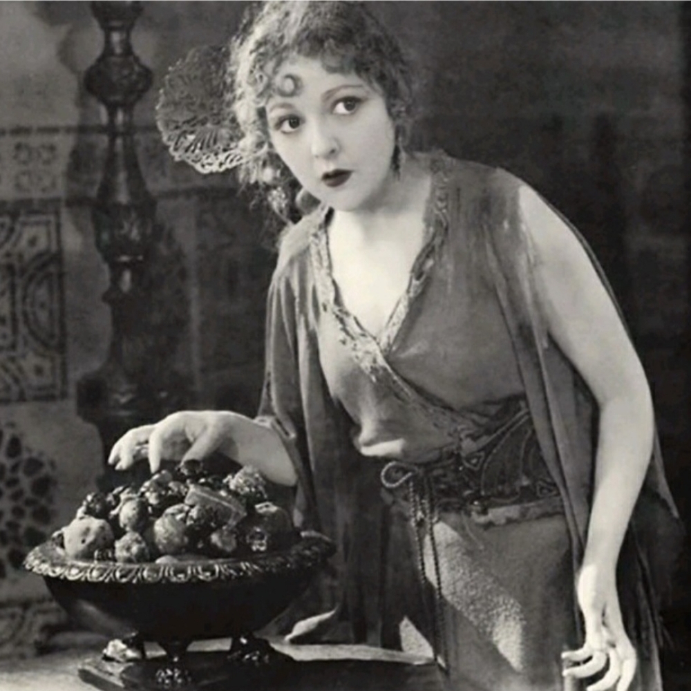 Meet your Posher, Lady